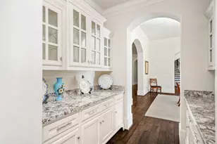852 Country Ln, Houston, TX 77024 - Photo 17