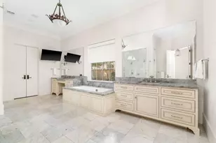 852 Country Ln, Houston, TX 77024 - Photo 35