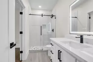 22420 Meadowhurst Circle W, Tomball, TX 77377 - Photo 41