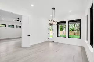 22420 Meadowhurst Circle W, Tomball, TX 77377 - Photo 21