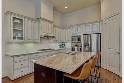1340 W 25th Street, Houston, TX 77008 - Photo 11