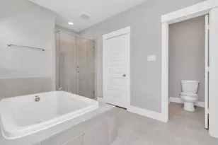 2705 Brown Lk St, Houston, TX 77008 - Photo 23