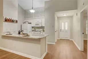 686 W Country Grove Cir, Pearland, TX 77584 - Photo 5