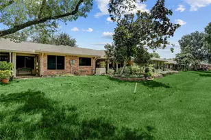 686 W Country Grove Cir, Pearland, TX 77584 - Photo 17