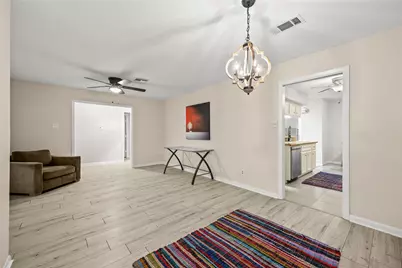 1607 Buescher Drive, Houston, TX 77043 - Photo 5