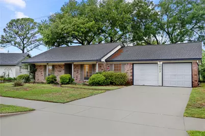 1607 Buescher Drive, Houston, TX 77043 - Photo 1