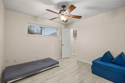 1607 Buescher Drive, Houston, TX 77043 - Photo 17