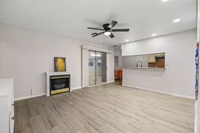 1607 Buescher Drive, Houston, TX 77043 - Photo 13