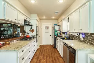 5703 Rockland Dr, Pearland, TX 77584 - Photo 11