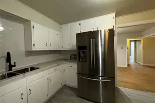 6023 Belarbor St, Houston, TX 77033 - Photo 7