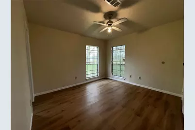 6023 Belarbor Street, Houston, TX 77033 - Photo 11