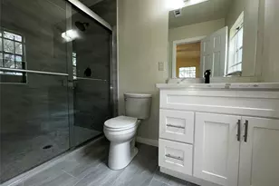 6023 Belarbor St, Houston, TX 77033 - Photo 13