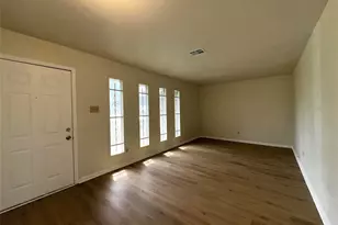 6023 Belarbor St, Houston, TX 77033 - Photo 3