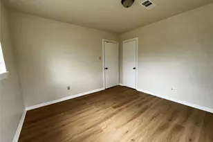 6023 Belarbor St, Houston, TX 77033 - Photo 19