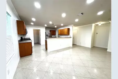 8831 Stratfield Lane, Houston, TX 77075 - Photo 5