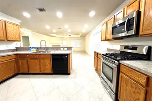 8831 Stratfield Ln, Houston, TX 77075 - Photo 9