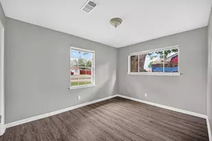 9610 Foredale St, Houston, TX 77075 - Photo 17