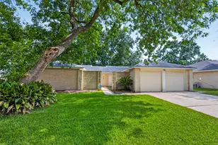 17742 Fife Ln, Webster, TX 77598 - Photo 3