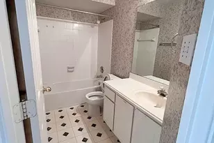 815 Featherbrook Ct, Sugar Land, TX 77479 - Photo 15