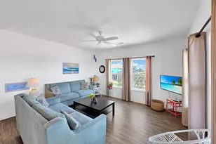 996 Alicia Dr, Gilchrist, TX 77617 - Photo 31