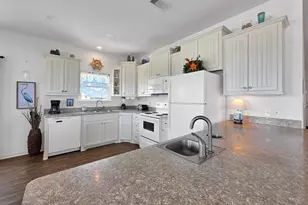 996 Alicia Dr, Gilchrist, TX 77617 - Photo 33