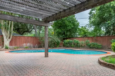 10007 Cedar Creek Drive, Houston, TX 77042 - Photo 25