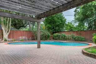 10007 Cedar Creek Dr, Houston, TX 77042 - Photo 25