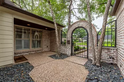 10007 Cedar Creek Drive, Houston, TX 77042 - Photo 23