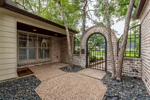 10007 Cedar Creek Dr, Houston, TX 77042 - Photo 23