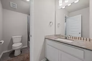17011 Burke Lake Ln, Houston, TX 77044 - Photo 27