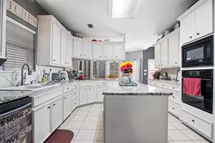 9292 Deepwater Dr, Montgomery, TX 77356 - Photo 15