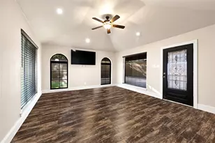 10519 Pleasanton Dr, Houston, TX 77038 - Photo 9