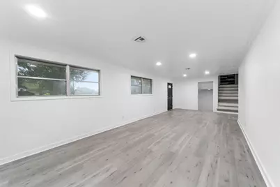 1911 Avenue O, Huntsville, TX 77340 - Photo 13