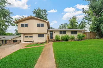 1911 Avenue O, Huntsville, TX 77340 - Photo 1