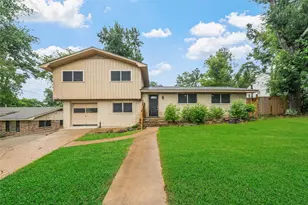 1911 Ave O, Huntsville, TX 77340 - Photo 1