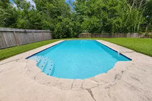 325 Old Course Dr, Friendswood, TX 77546 - Photo 23