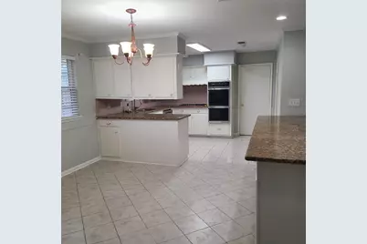 1006 Walnut Bend Lane, Houston, TX 77042 - Photo 7