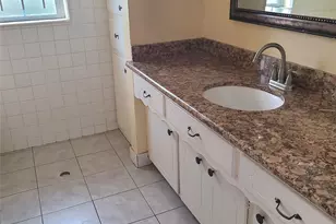 1006 Walnut Bend Ln, Houston, TX 77042 - Photo 9