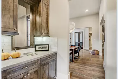 5655 Locke Lane, Houston, TX 77056 - Photo 15