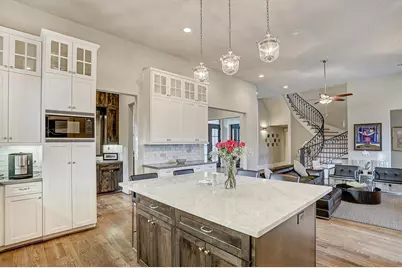 5655 Locke Lane, Houston, TX 77056 - Photo 9