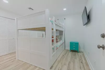 13826 Pirates Beach Boulevard, Galveston, TX 77554 - Photo 29