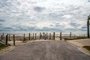 13826 Pirates Beach Blvd, Galveston, TX 77554 - Photo 49