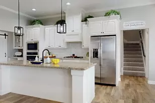 1508 N Blue Bonnet Ln, Angleton, TX 77515 - Photo 5