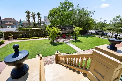 1301 Market Street, Galveston, TX 77550 - Photo 9