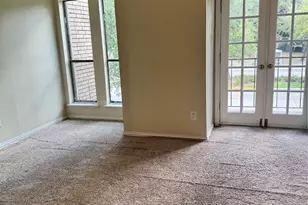 10811 Richmond Ave, Houston, TX 77042 - Photo 11