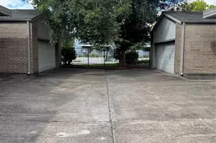 10811 Richmond Ave, Houston, TX 77042 - Photo 23