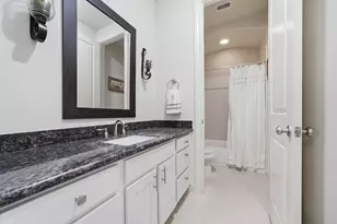 5750 Kiam St, Houston, TX 77007 - Photo 31