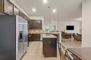 5211 Cayenne Ln, Baytown, TX 77521 - Photo 7