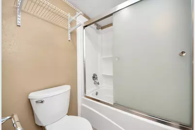 2011 Spenwick Drive #220, Houston, TX 77055 - Photo 17