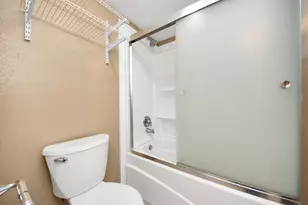 2011 Spenwick Dr, Houston, TX 77055 - Photo 17